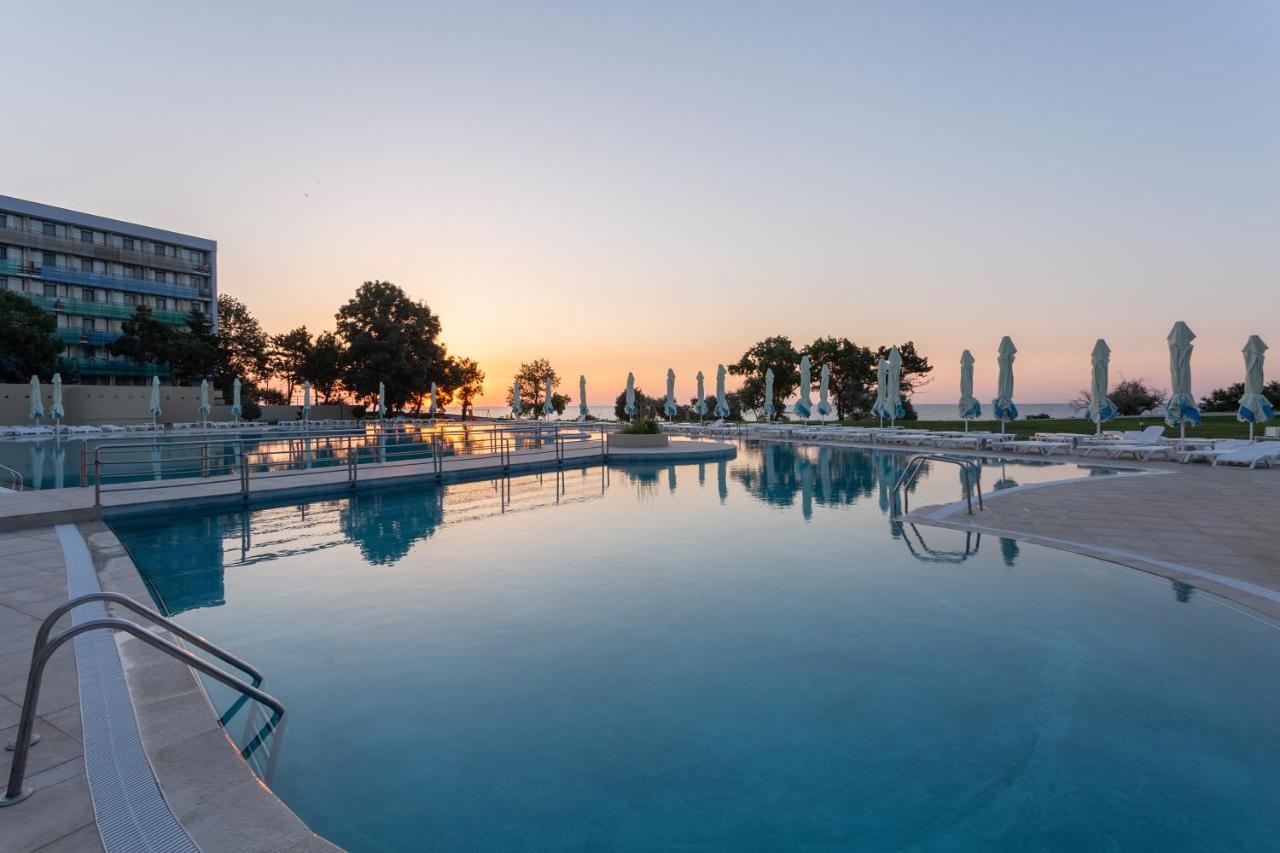 Hotel Cleopatra Saturn Luaran gambar