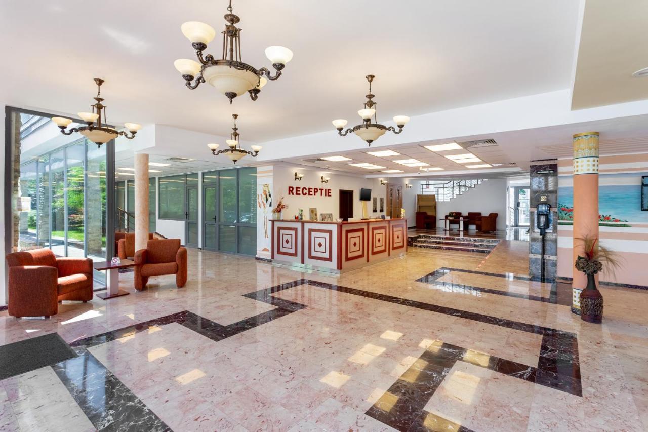 Hotel Cleopatra Saturn Luaran gambar