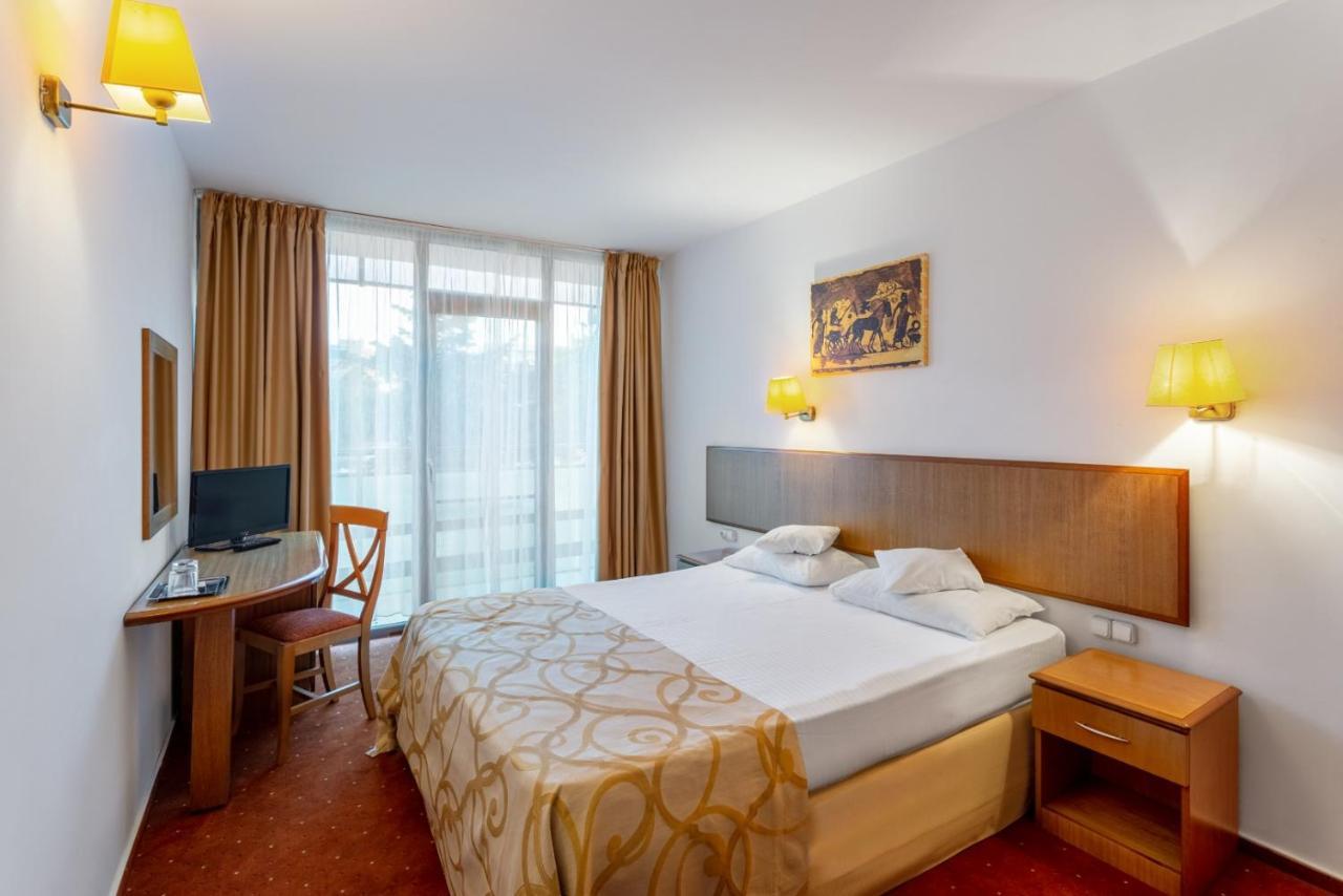Hotel Cleopatra Saturn Luaran gambar