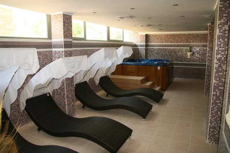 Hotel Cleopatra Saturn Luaran gambar